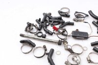 Lote mixto de piezas restantes. Kawasaki GPZ 900 R...