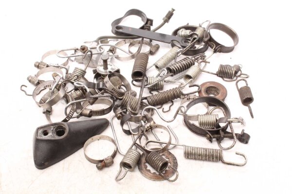 Lote mixto de piezas restantes. Kawasaki GPZ 900 R ZX900A/1-6 84-89