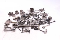 Sekoitettu paljon jäljellä olevia osia Kawasaki...