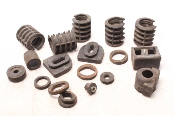 Sekoitettu paljon jäljellä olevia osia Kawasaki GPZ 1100 ZXT10E/E 95-98