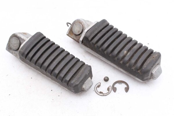 Footrest front left right Kawasaki GPZ 750 Unitrak ZX750A3 83-85