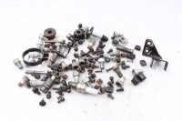 Sekoitettu paljon jäljellä olevia osia Kawasaki...