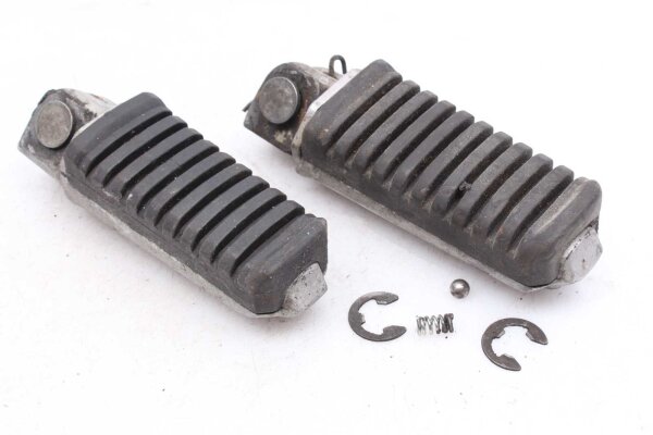 Takana vasen oikea jalkatuki Kawasaki GPZ 750 Unitrak ZX750A3 83-85