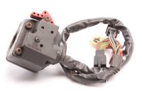 Ohjaustangon kytkimen ohjaustangon kiinnitys vasemmalla...