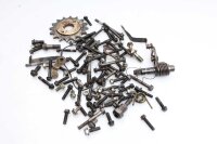 Lot mixte de pièces restantes Kawasaki GPZ 500 S...