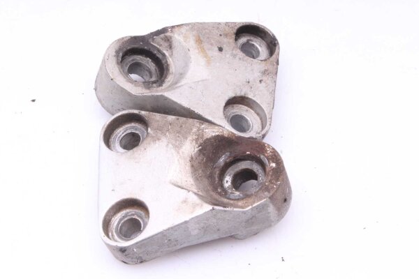 Footrest mounting plate front left right Yamaha FZR 600 3HE 89-93