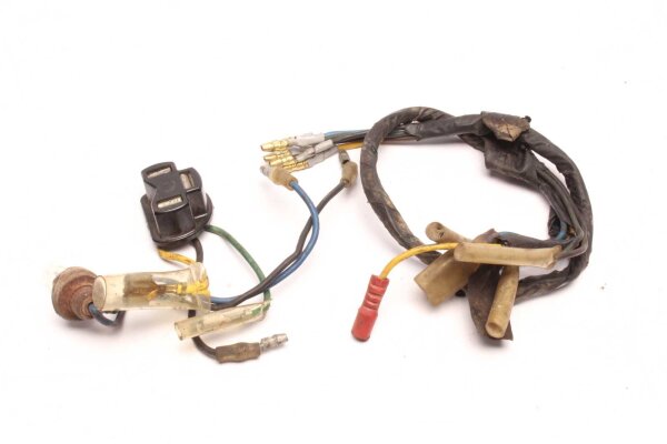 Johdinsarjan jäljellä olevat osat Yamaha XS 400 2A2 77-84