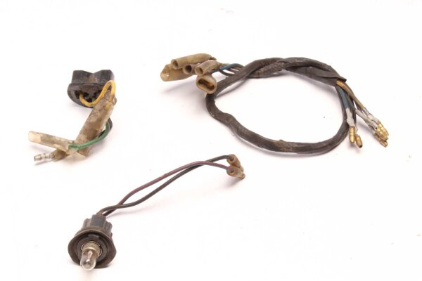 Johdinsarjan jäljellä olevat osat Yamaha XS 400 2A2 77-84