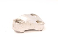 Fodstøttens holdeplade foran til højre...