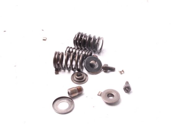 Venttiilit venttiilijouset nokka-akselit Kawasaki GPZ 305 EX305A 83-83