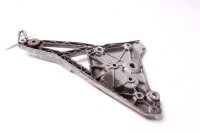 Fotstödets fästplatta till vänster Yamaha...