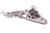 Fotstödshållplatta fram till höger Yamaha...