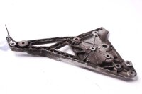 Fotstödets fästplatta till vänster Yamaha...