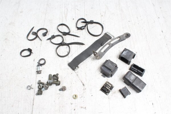 Restteile Schrauben Klemmen Halter Suzuki GSR 600 WVB9 06-11