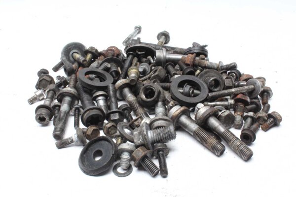 Blandet parti af resterende dele Triumph Tiger 900 T400 93-98