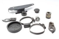 Lot mixte de pièces restantes Triumph Tiger 900...