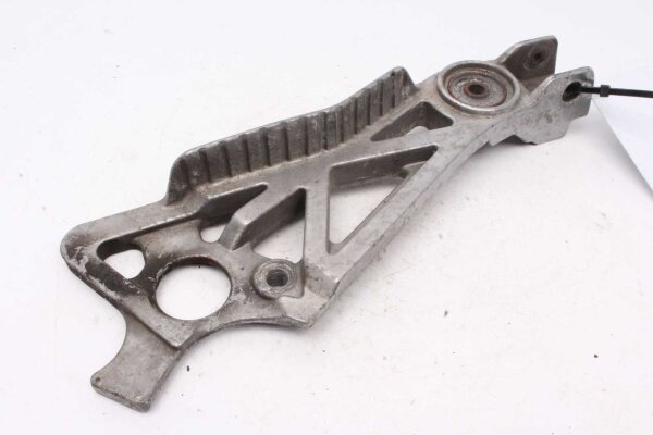 Oikealla jalkatuen kiinnityslevy Yamaha FZX 750 Fazer 2JE 86-89