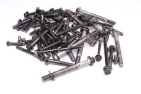 Sekoitettu paljon jäljellä olevia osia Yamaha FZ 750 1FN 85-86