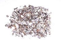 Lotto misto di parti rimanenti Yamaha XV 750 Virago 4FY...