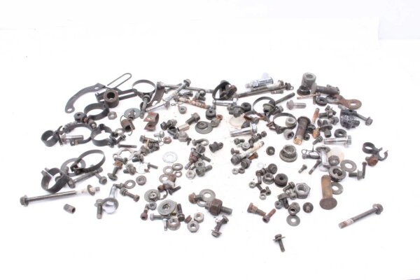 paljon jäljellä olevia osia Yamaha SR 125 SR125 96-02