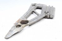 plaque de montage du repose-pied arrière droit...