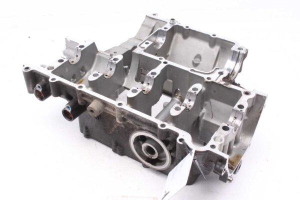 moottorikotelon pohja Yamaha YZF R6 RJ03 036 01-02