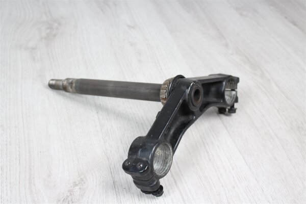 Lower fork bridge below Kawasaki GPZ 1000 RX ZXT00A 86-87