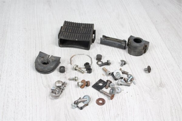Restteile Schrauben Muttern Gummis Halter Kawasaki GPZ 1000 RX ZXT00A 86-87