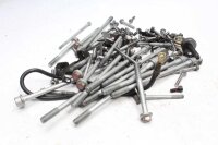 Paljon jäljellä osia Kawasaki ZX-9R ZX900C 98-99