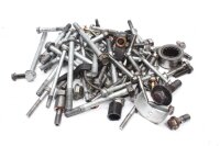 Paljon jäljellä osia Kawasaki ER-5 ER500A/D 01-06