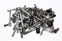 Paljon jäljellä osia Kawasaki ER-5 ER500A/D 01-06