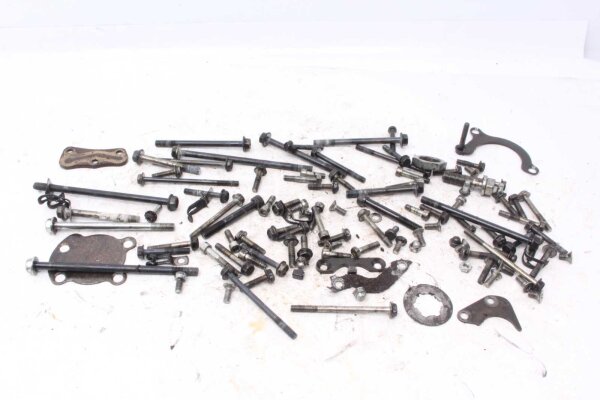 Masser af resterende dele Suzuki GSX 750 GS75X 80-81