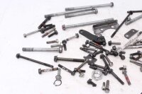 Paljon jäljellä osia Kawasaki ZRX 1200 R ZRT20A...