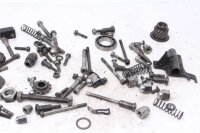 Paljon jäljellä osia Yamaha XS 650 SE 3L1 78-83