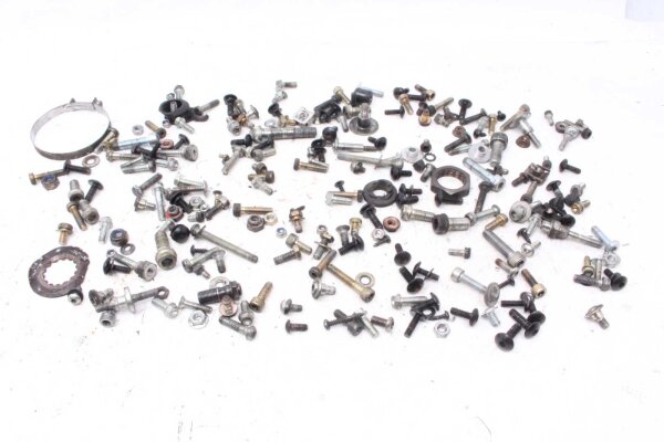 Masser af resterende dele Ducati 749 S 749S/04 02-04