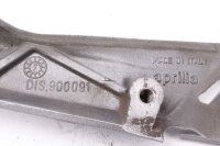 Fodstøtte monteringsplade venstre Aprilia RST 1000 Futura PW 01-04