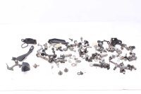 Paljon jäljellä osia Yamaha YZF R1 RN04 00-01