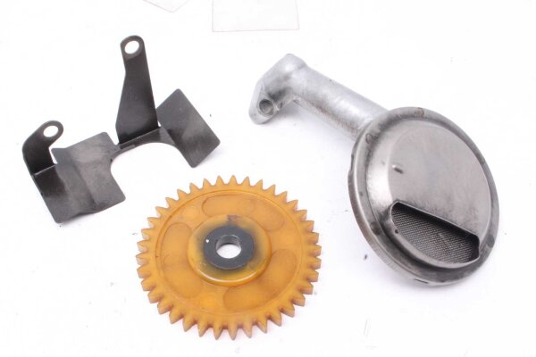 Crépine dhuile de pompe à huile   Yamaha XZ 550 11U 82-84