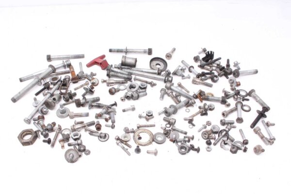 Masser af resterende dele  BMW F 650 GS R13 00-03