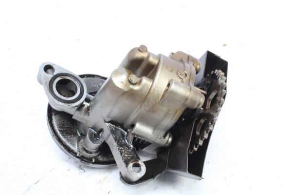 pompe à huile  Yamaha XJ 900 F Strider 31A 83-84