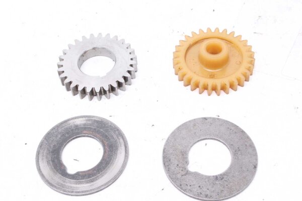 Piñón de engranaje de la bomba de agua  Aprilia RST 1000 Futura PW 01-04