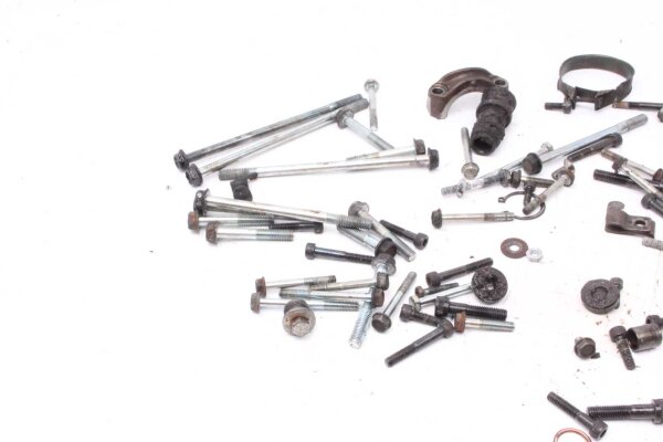 Lot de pièces restantes  Yamaha XS 400 Dohc 12E 82-84