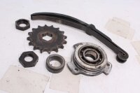 Paljon jäljellä olevia osia  Yamaha XS 400 Dohc 12E 82-84