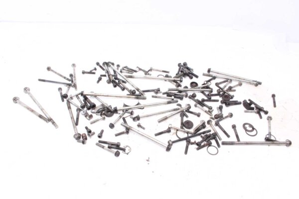 Masser af resterende dele  Yamaha XS 400 Dohc 12E 82-84