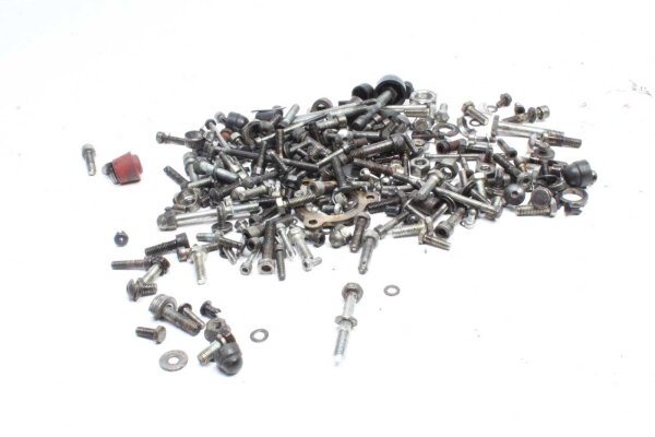 Massor av återstående delar Moto Guzzi Quota 1100 ES KM 98-01