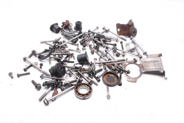 Masser af resterende dele Yamaha XJ 900 S Diversion 4KM 95-03