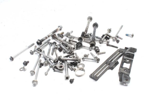 Beaucoup de pièces restantes Triumph Tiger 1050 115NG 07-13