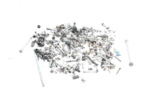 Paljon jäljellä olevia osia BMW R 1100 RT 259 0413 96-01