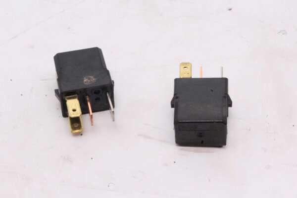 Relæ 4-benet sort omskifterrelæ arbejdsstrømsrelæ Yamaha FZ 6 Fazer RJ14 07-08