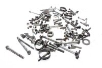 Ruuvikiinnitysruuvit mutterit rungon kansi Kawasaki Z 550...